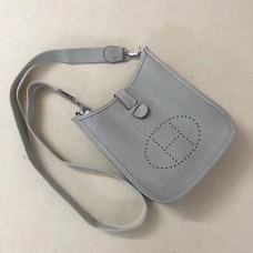 Borsa Hermes Mini Evelyne TPM grigio chiaro