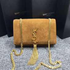 Borsa a catena con nappe YSL 22 cm in pelle scamosciata cammello